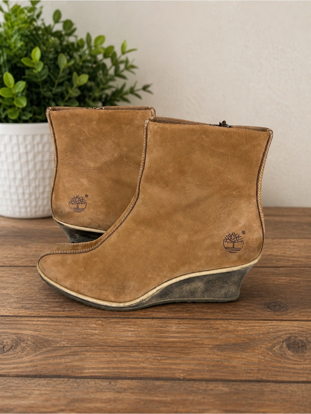 Timberland Womens 7 Tan Nubuck Wedge Ankle Boots Side Zip Fall